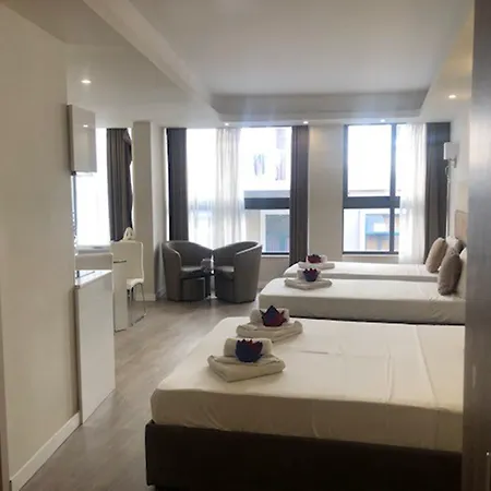 Aparthotel Onyx Saint Julian's