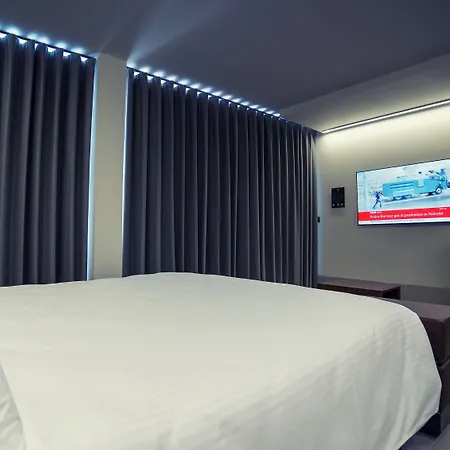 Onyx Aparthotel Saint Julian's