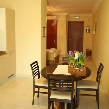 Onyx Aparthotel 3*