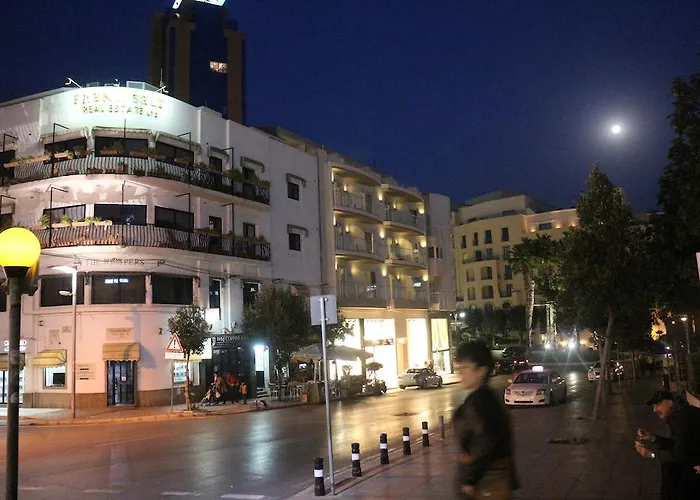 Appart hôtel Onyx San Ġiljan